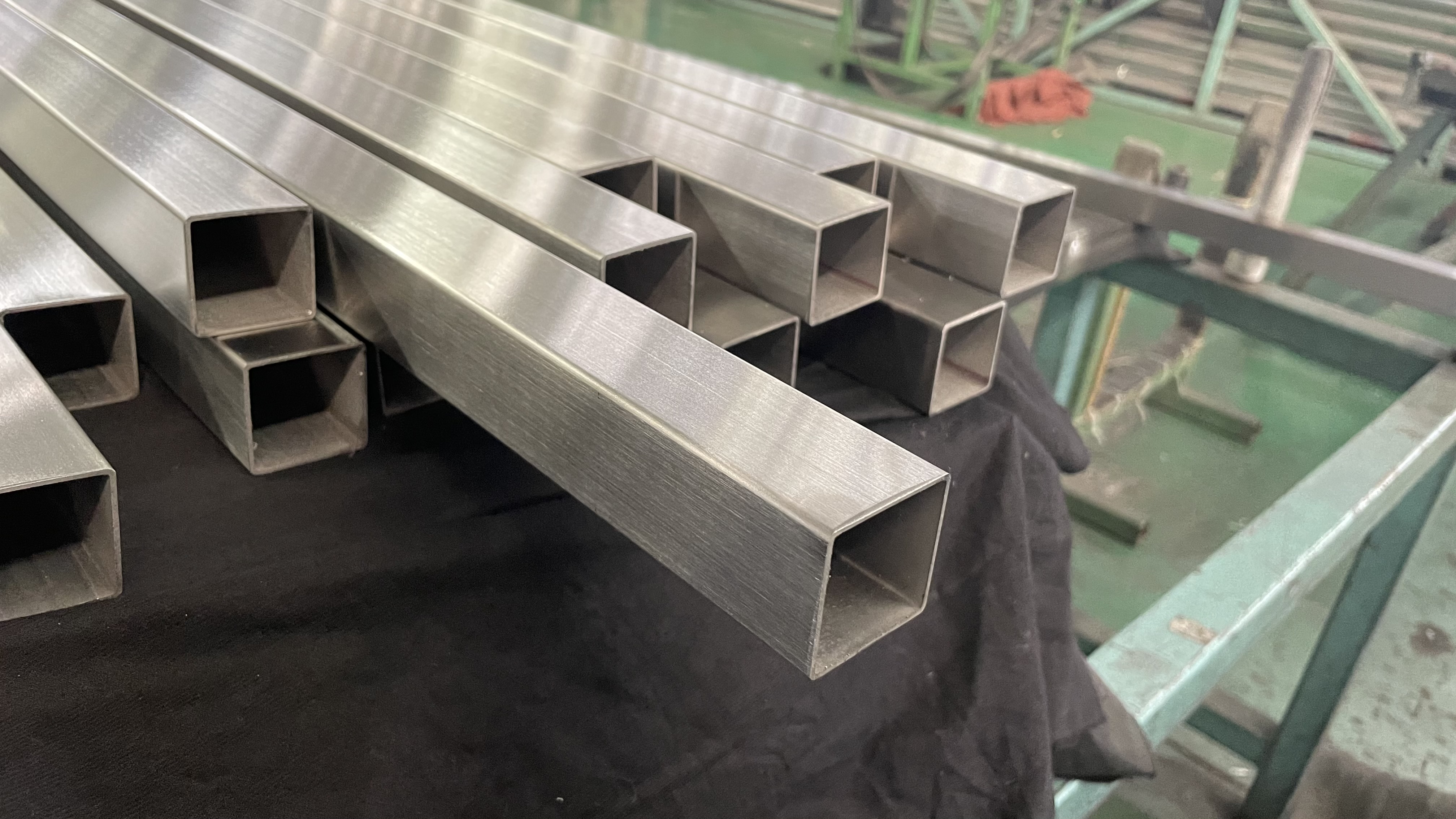 厚壁不銹鋼管遭到腐蝕該怎么辦？